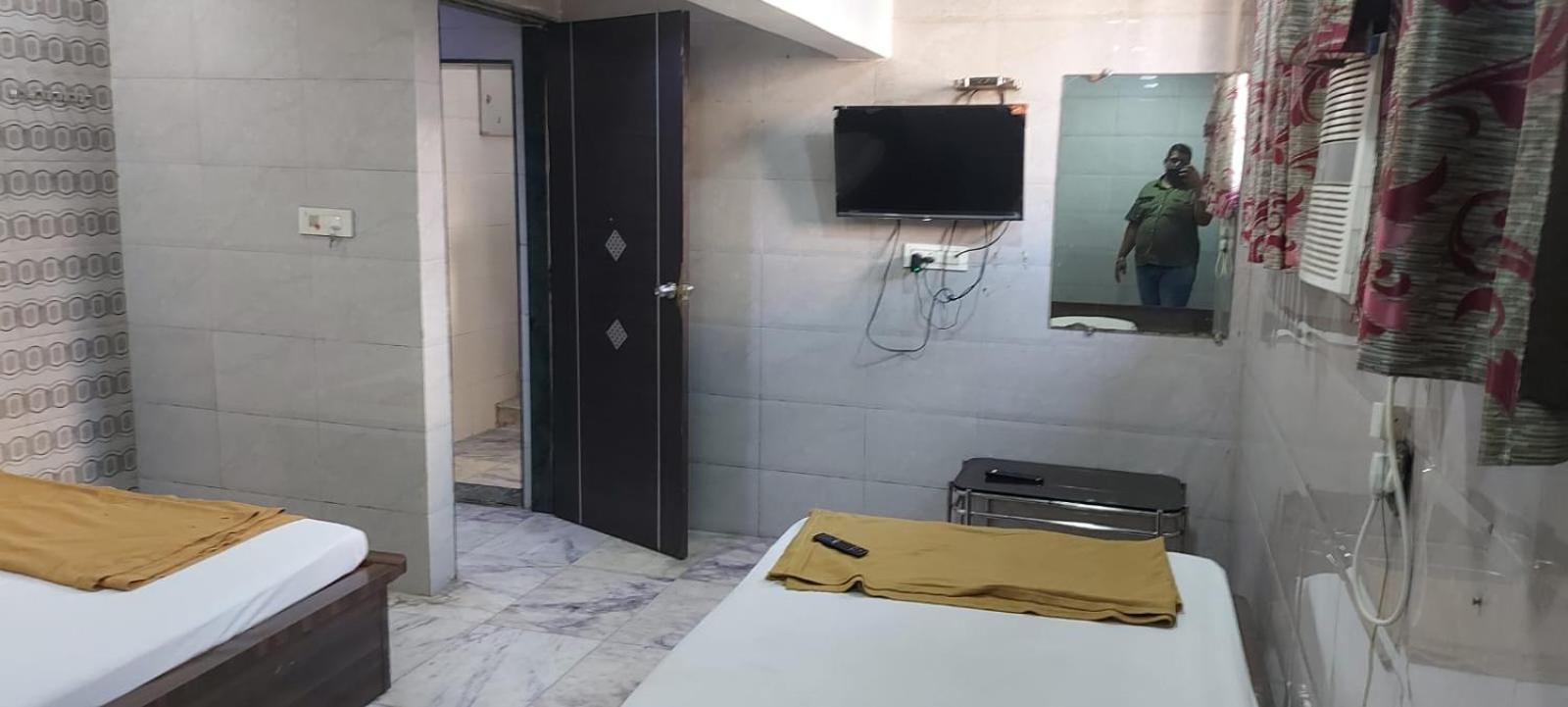 Glitz Hotels Sai Guest House - Nr Inorbit Mall Vashi 나비뭄바이 외부 사진
