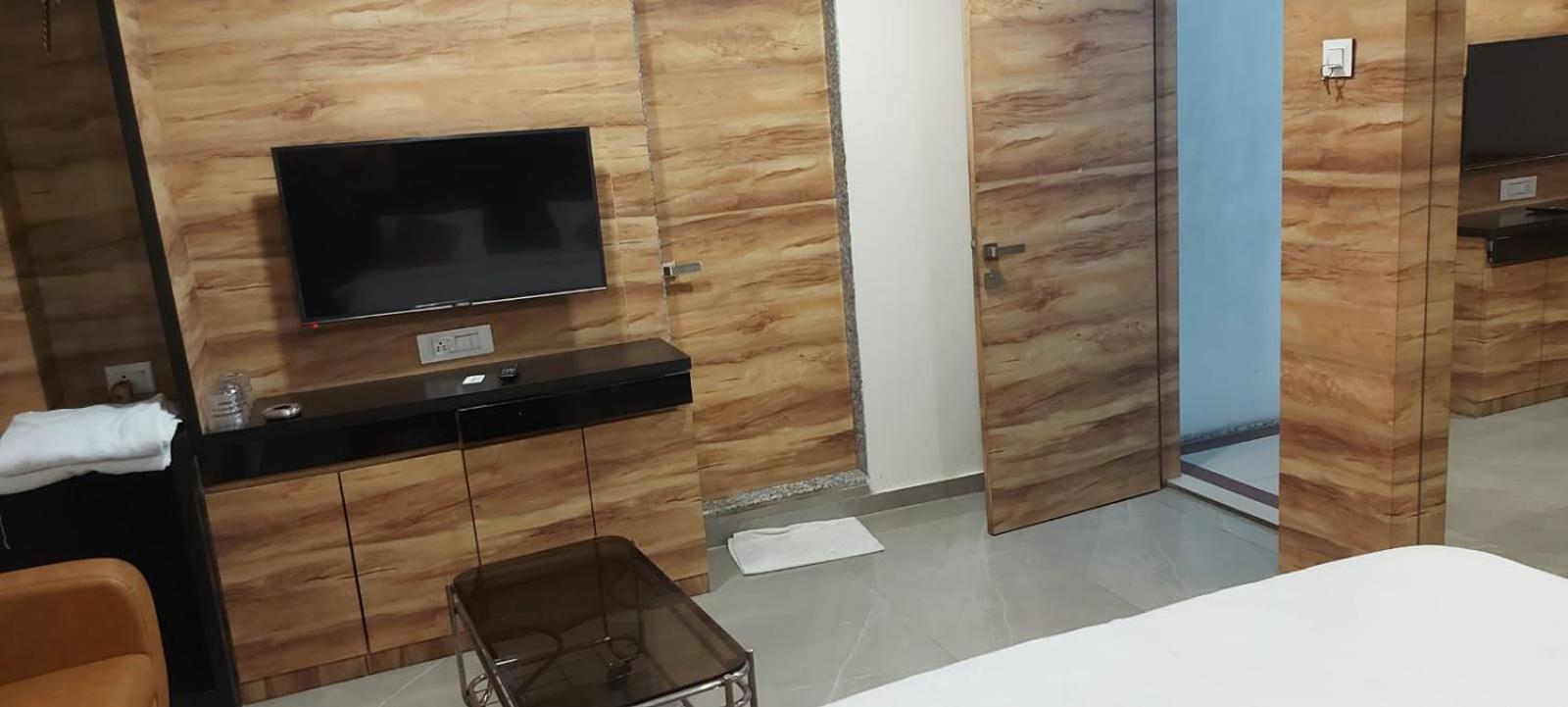Glitz Hotels Sai Guest House - Nr Inorbit Mall Vashi 나비뭄바이 외부 사진