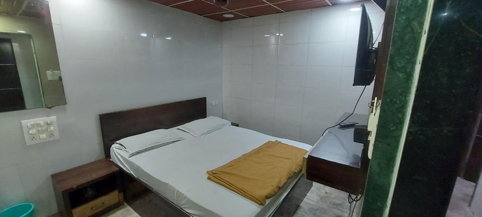 Glitz Hotels Sai Guest House - Nr Inorbit Mall Vashi 나비뭄바이 외부 사진