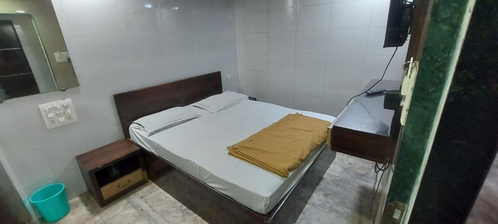 Glitz Hotels Sai Guest House - Nr Inorbit Mall Vashi 나비뭄바이 외부 사진