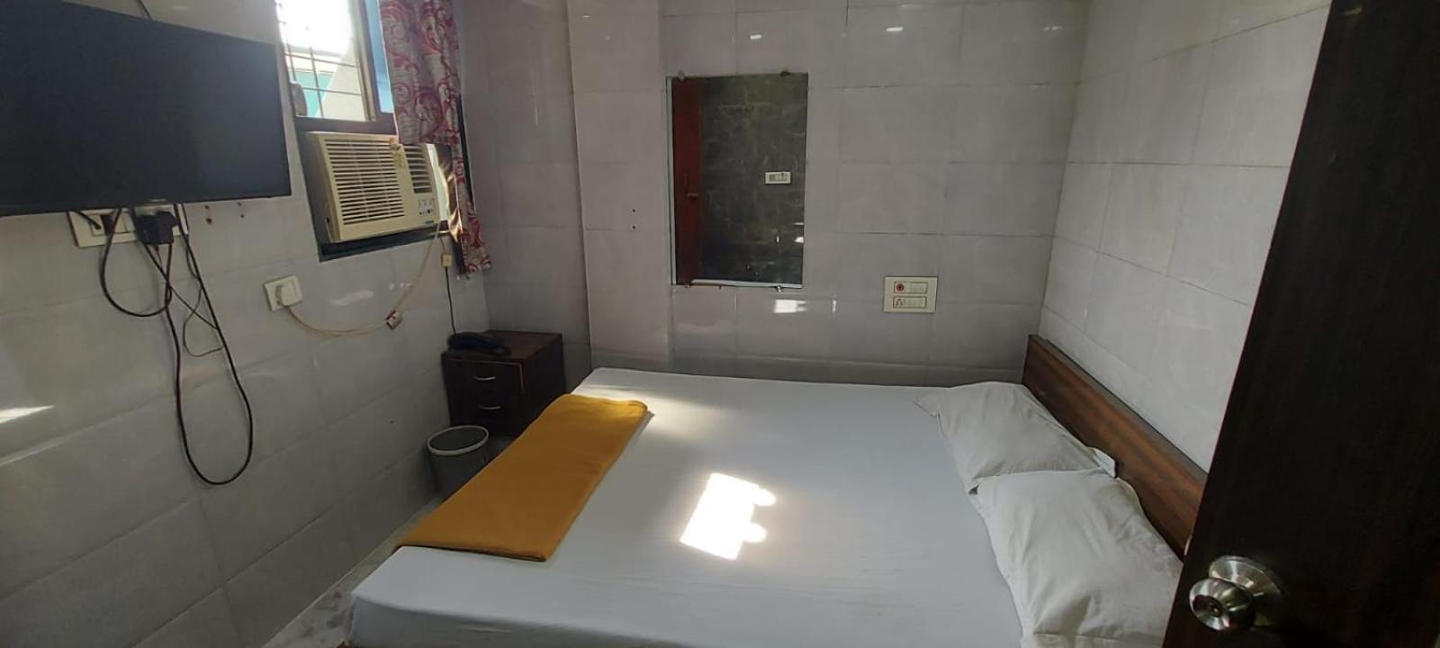 Glitz Hotels Sai Guest House - Nr Inorbit Mall Vashi 나비뭄바이 외부 사진