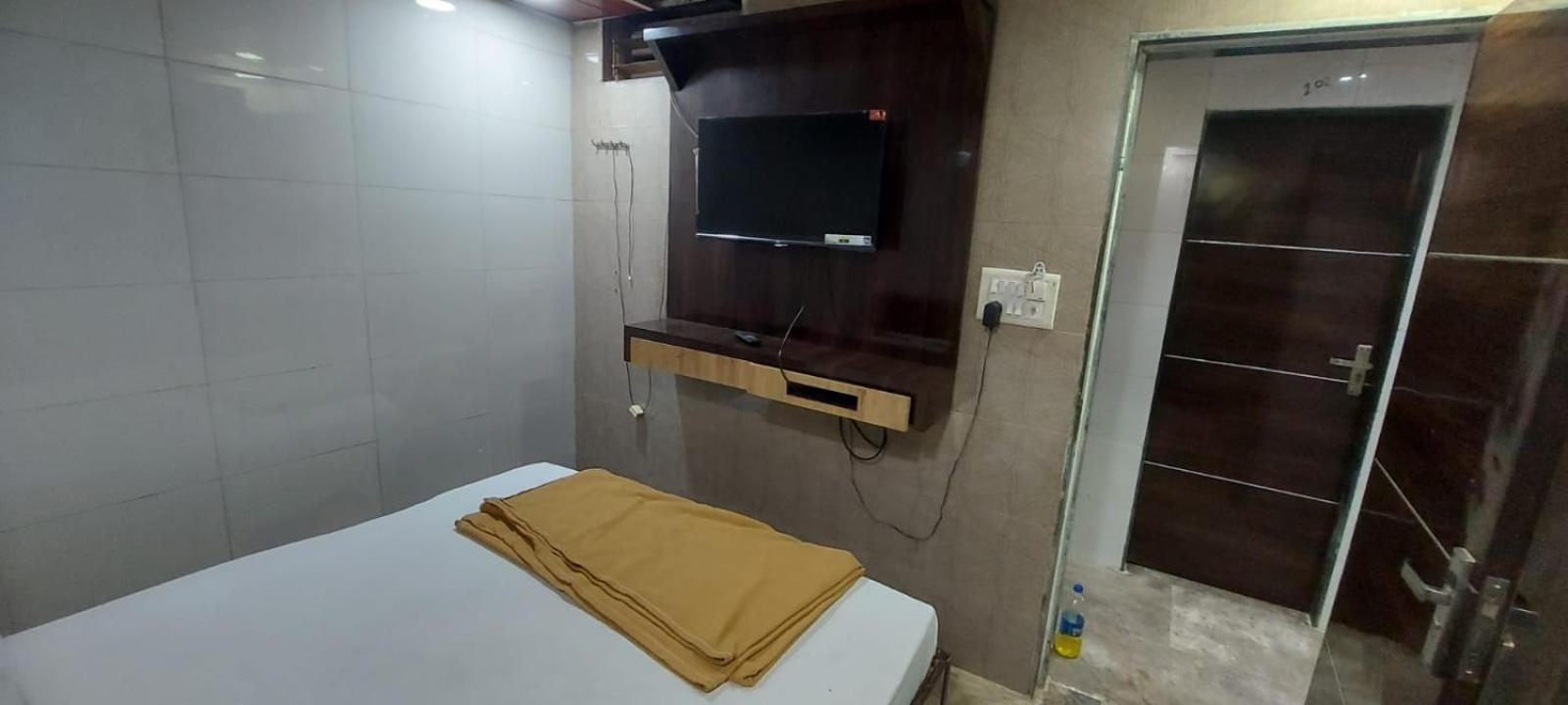 Glitz Hotels Sai Guest House - Nr Inorbit Mall Vashi 나비뭄바이 외부 사진
