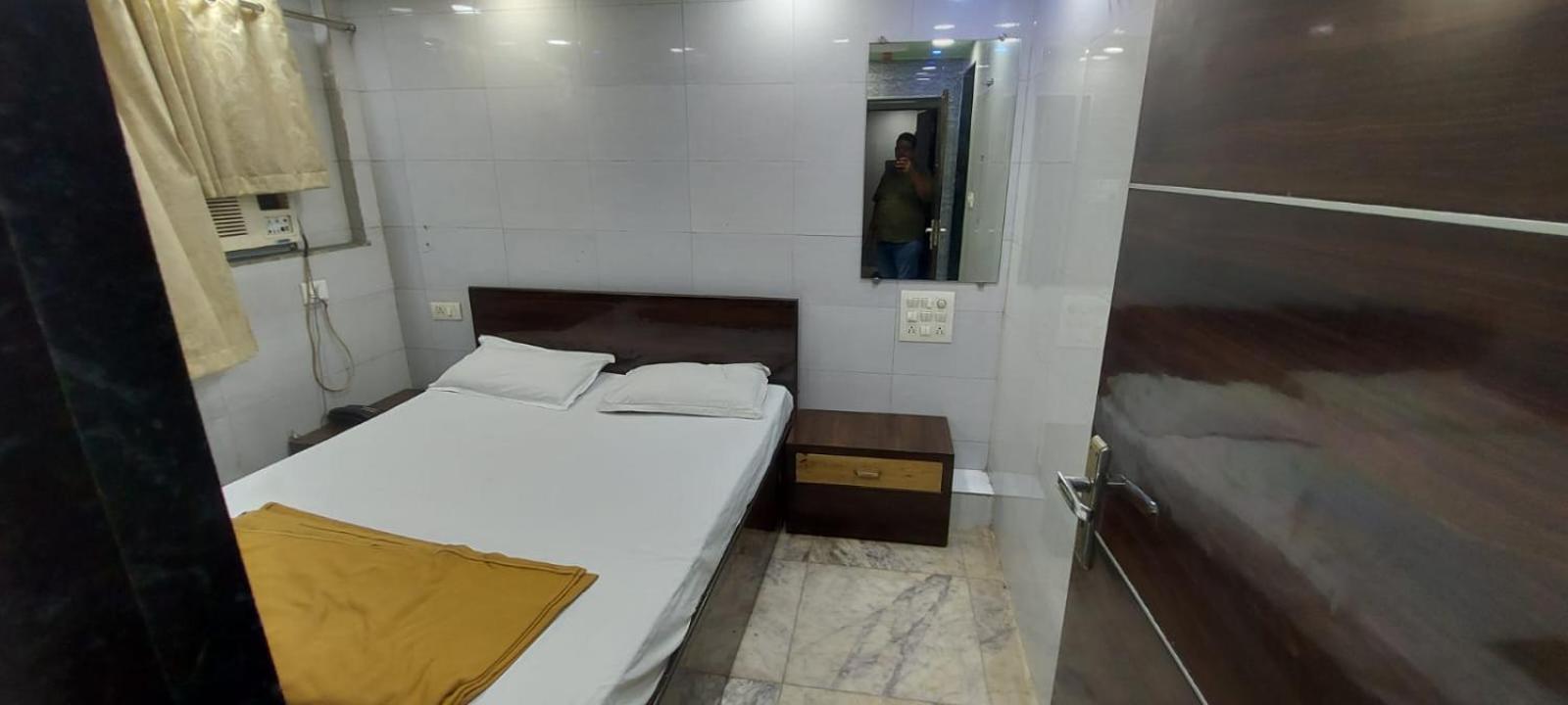 Glitz Hotels Sai Guest House - Nr Inorbit Mall Vashi 나비뭄바이 외부 사진