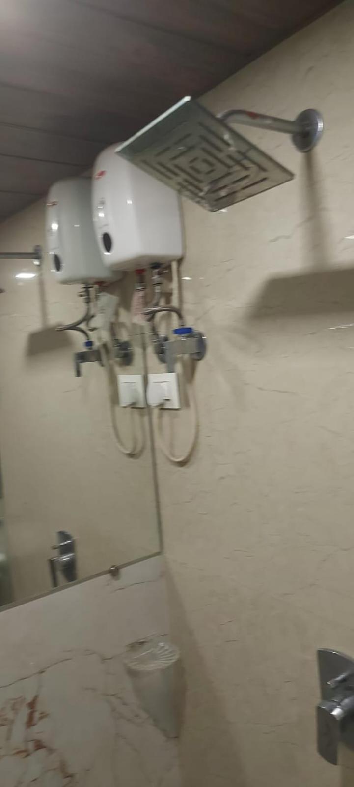 Glitz Hotels Sai Guest House - Nr Inorbit Mall Vashi 나비뭄바이 외부 사진