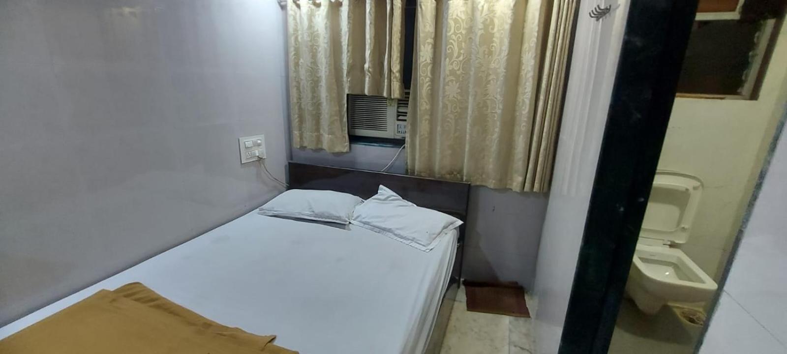 Glitz Hotels Sai Guest House - Nr Inorbit Mall Vashi 나비뭄바이 외부 사진